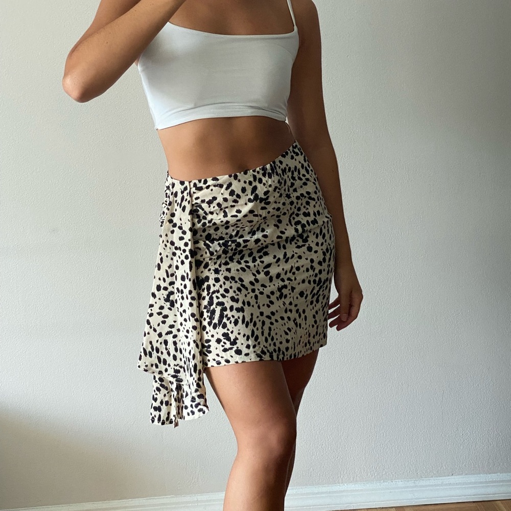 NastyGal beige and black leopard print skirt, size US 2